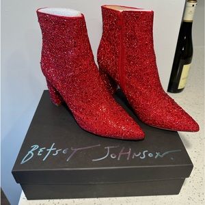 Betsey Johnson Cady booties!